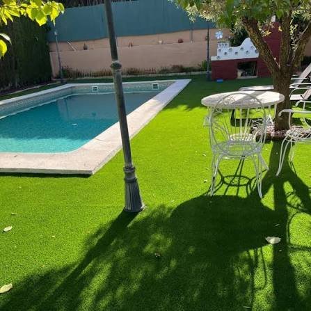 Césped artificial para jardines de Huelva